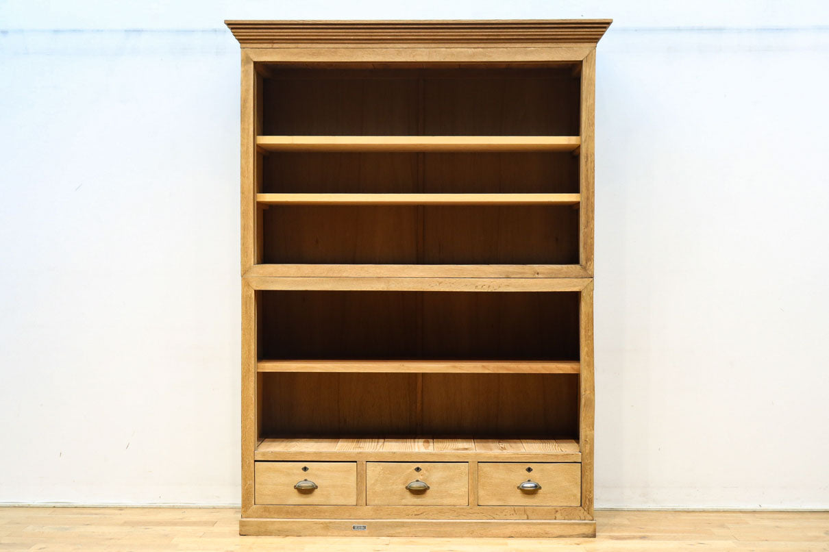 幅1222ミリ‼︎木地色の美しい風合いをした上質なレトロガラスケース　BB3336