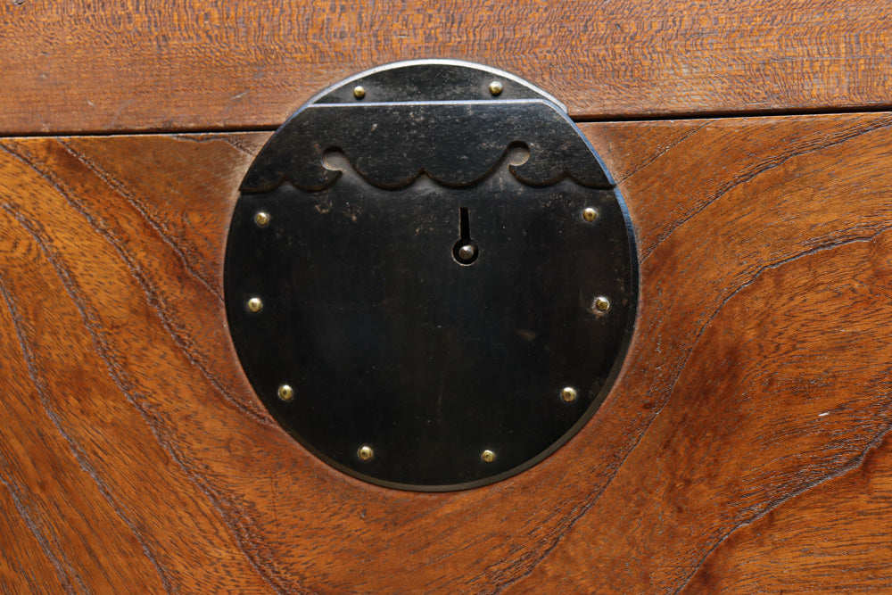 優美なけやき杢目に漆の艶やかな光沢が貫録を漂わす美濃階段箪笥　BB3337