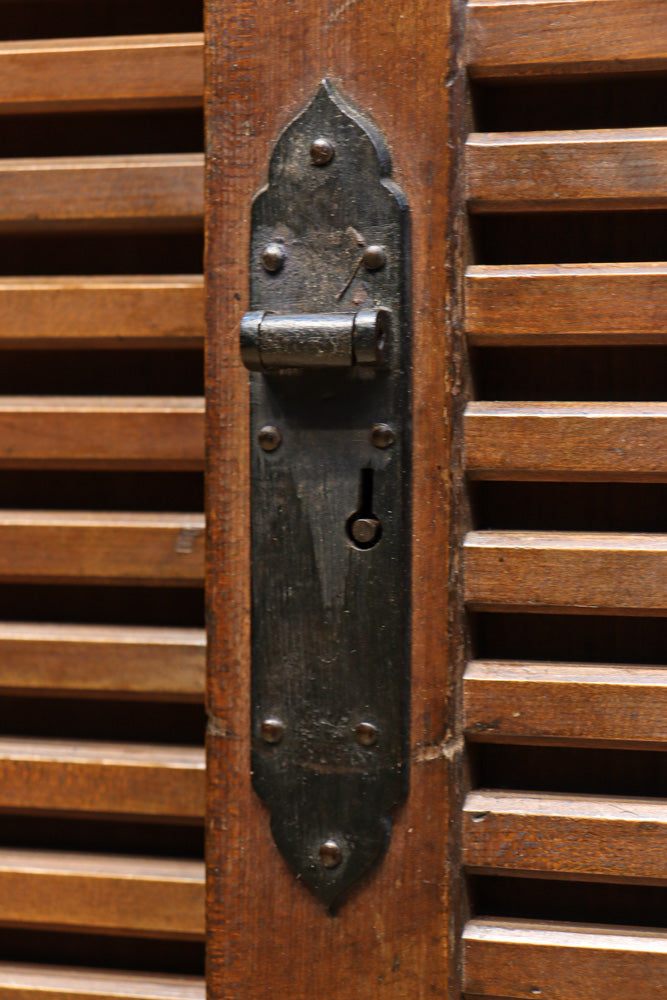 優美なけやき杢目に漆の艶やかな光沢が貫録を漂わす美濃階段箪笥　BB3337