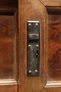 優美なけやき杢目に漆の艶やかな光沢が貫録を漂わす美濃階段箪笥　BB3337