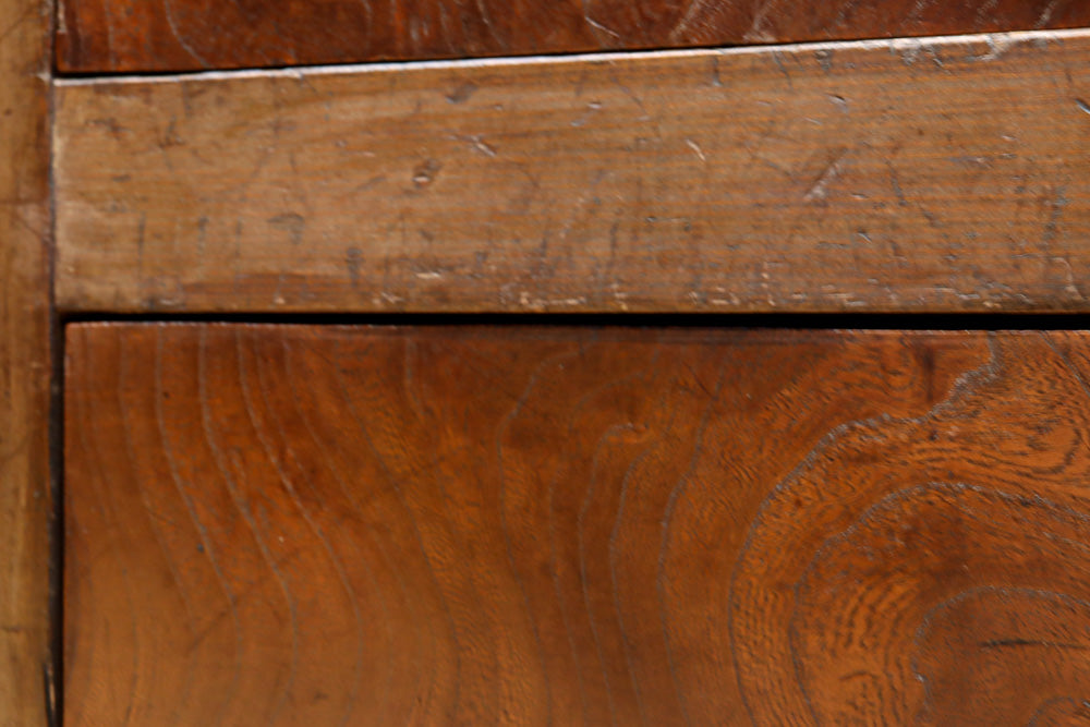 優美なけやき杢目に漆の艶やかな光沢が貫録を漂わす美濃階段箪笥　BB3337