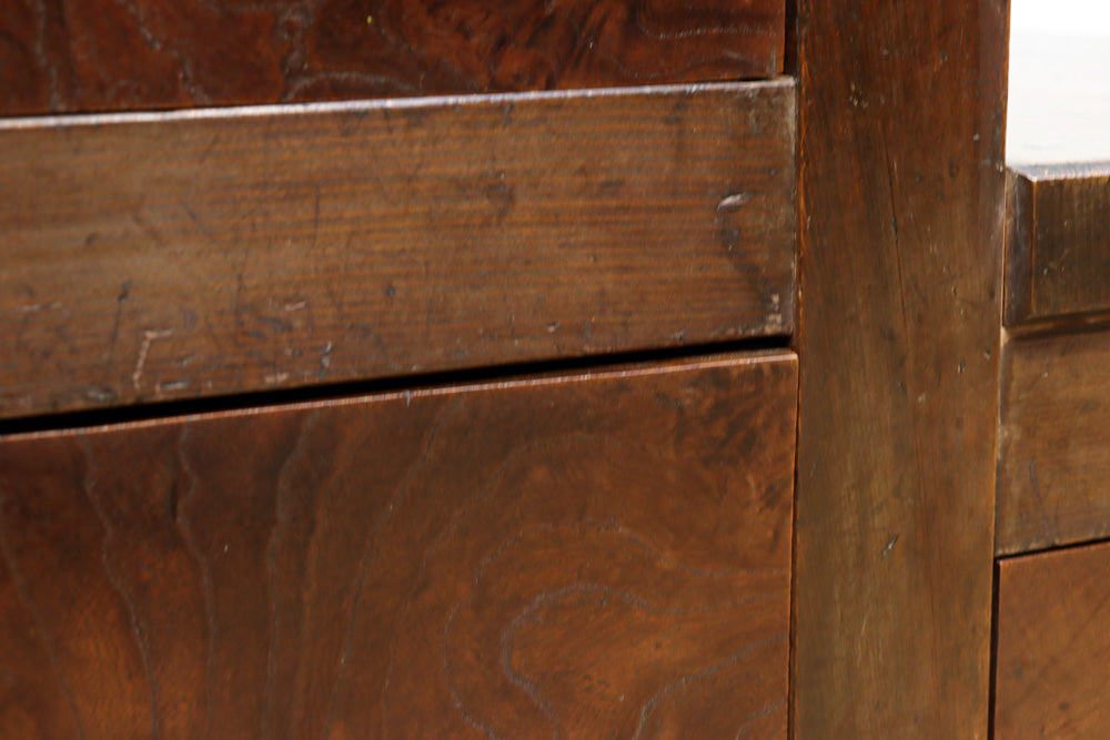 優美なけやき杢目に漆の艶やかな光沢が貫録を漂わす美濃階段箪笥　BB3337