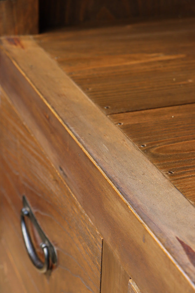 優美なけやき杢目に漆の艶やかな光沢が貫録を漂わす美濃階段箪笥　BB3337