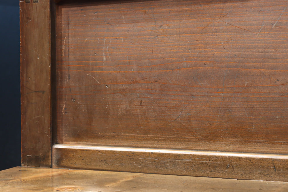 優美なけやき杢目に漆の艶やかな光沢が貫録を漂わす美濃階段箪笥　BB3337