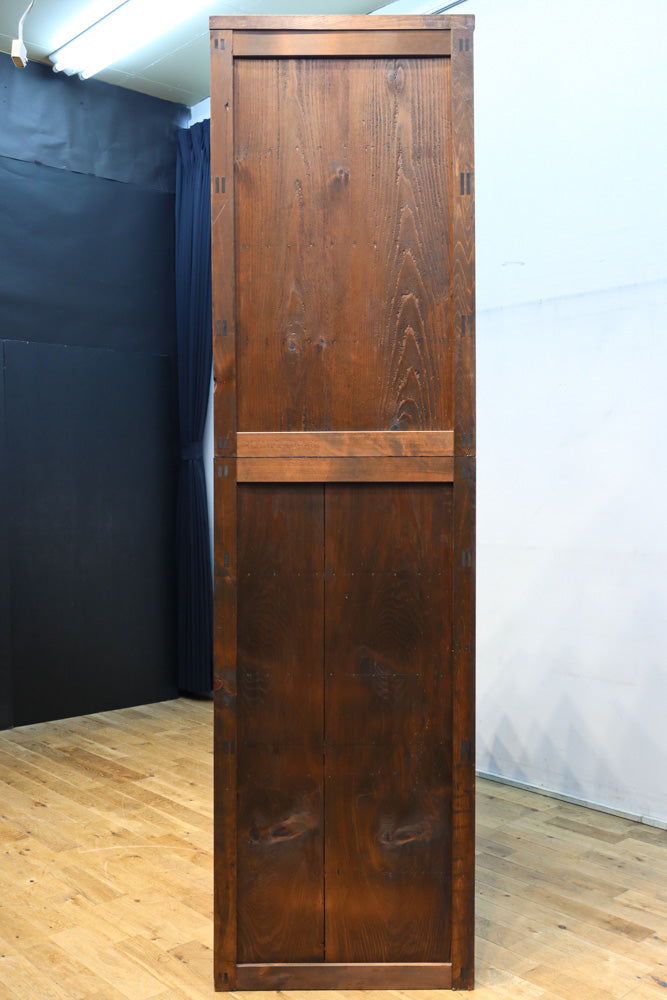 優美なけやき杢目に漆の艶やかな光沢が貫録を漂わす美濃階段箪笥　BB3337