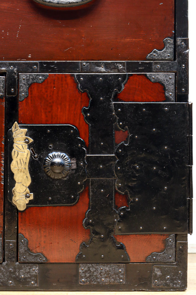 縁起良い装飾金具で雅な面持ちある二本松衣裳箪笥　BB3368