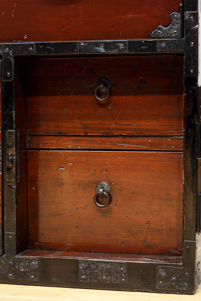 縁起良い装飾金具で雅な面持ちある二本松衣裳箪笥　BB3368