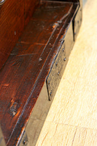 縁起良い装飾金具で雅な面持ちある二本松衣裳箪笥　BB3368