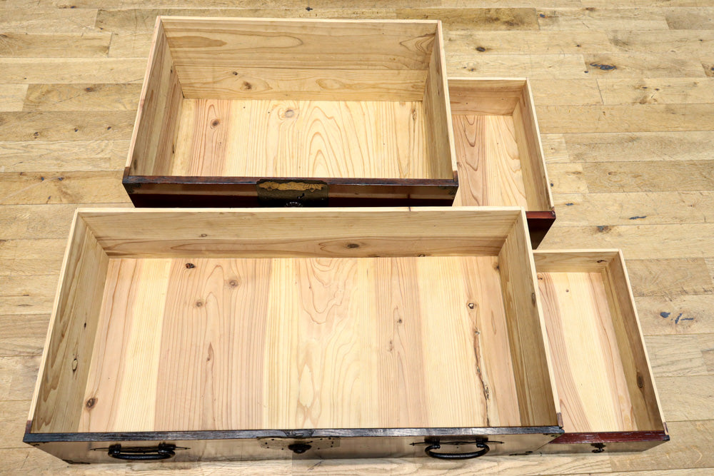 縁起良い装飾金具で雅な面持ちある二本松衣裳箪笥　BB3368