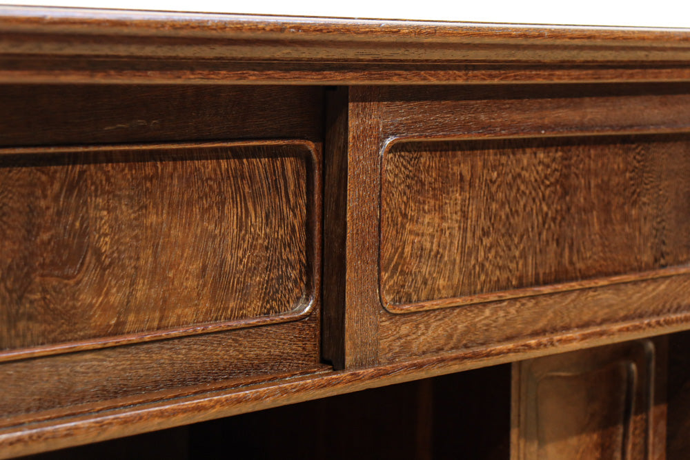 繊細な杢目が浮かびレトロ感溢れる小型茶箪笥　BB3370