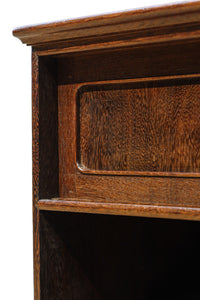 繊細な杢目が浮かびレトロ感溢れる小型茶箪笥　BB3370