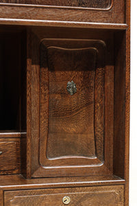 繊細な杢目が浮かびレトロ感溢れる小型茶箪笥　BB3370