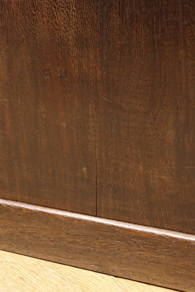 繊細な杢目が浮かびレトロ感溢れる小型茶箪笥　BB3370