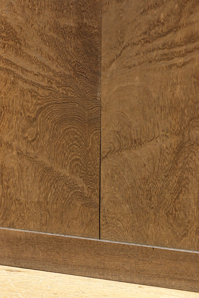 繊細な杢目が浮かびレトロ感溢れる小型茶箪笥　BB3370