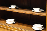 シンプル装飾でレトロな雰囲気あるガラスケース(脚付き)　BB3372