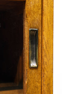 シンプル装飾でレトロな雰囲気あるガラスケース(脚付き)　BB3372