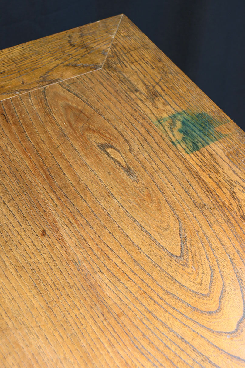 シンプル装飾でレトロな雰囲気あるガラスケース(脚付き)　BB3372