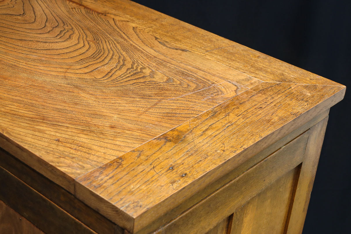 シンプル装飾でレトロな雰囲気あるガラスケース(脚付き)　BB3372