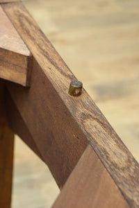 シンプル装飾でレトロな雰囲気あるガラスケース(脚付き)　BB3372