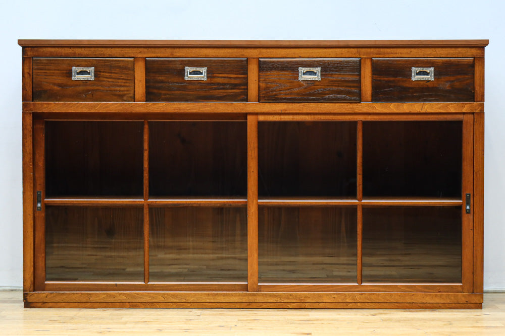 ゆらゆらガラスが引き立つ上品な佇まいをしたガラスケース　BB3379