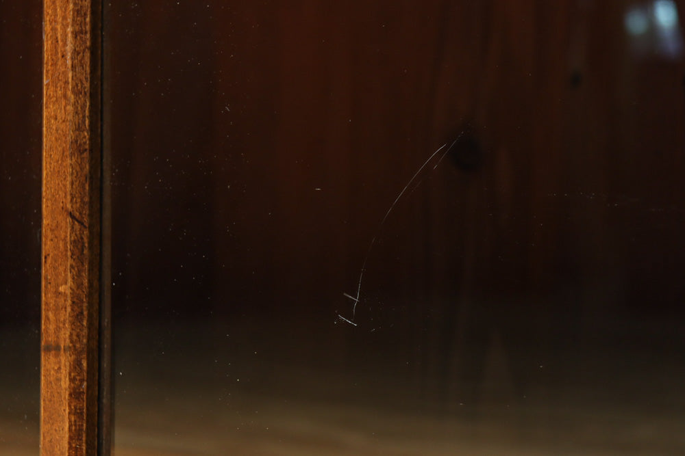 ゆらゆらガラスが引き立つ上品な佇まいをしたガラスケース　BB3379