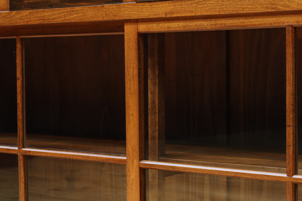 ゆらゆらガラスが引き立つ上品な佇まいをしたガラスケース　BB3379