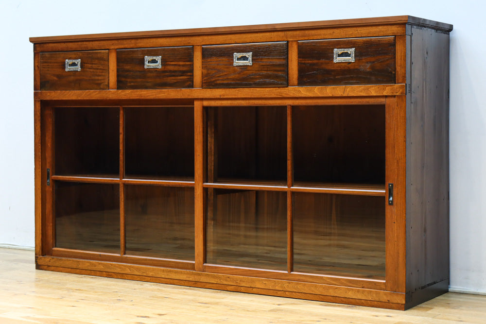 ゆらゆらガラスが引き立つ上品な佇まいをしたガラスケース　BB3379