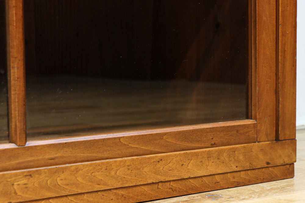 ゆらゆらガラスが引き立つ上品な佇まいをしたガラスケース　BB3379