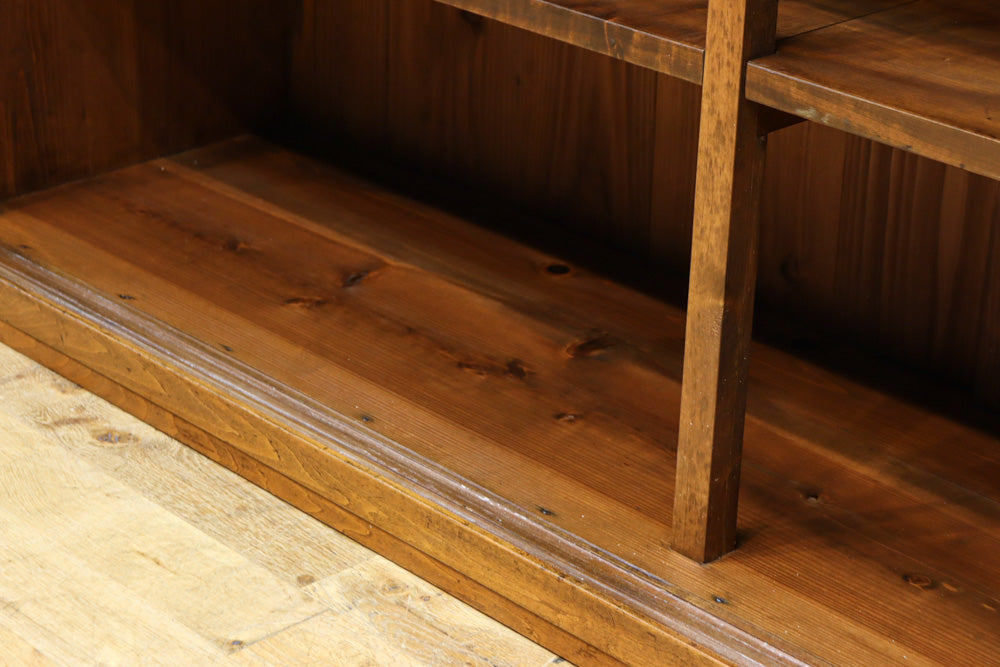 ゆらゆらガラスが引き立つ上品な佇まいをしたガラスケース　BB3379