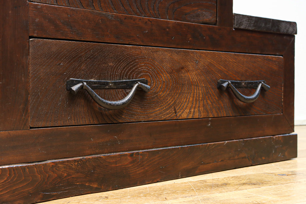 小型サイズ!! 歳月を重ねた時代の風格漂う階段箪笥　BB3380