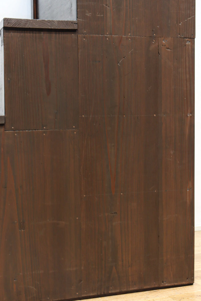 小型サイズ!! 歳月を重ねた時代の風格漂う階段箪笥　BB3380