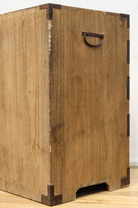 扇面装飾金具が縁起良い枕箪笥　BB3388