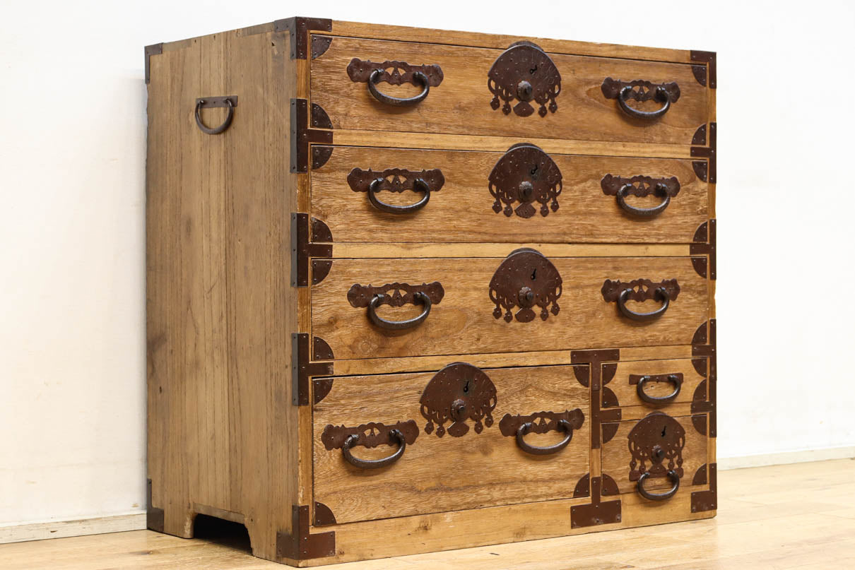 扇面装飾金具が縁起良い枕箪笥　BB3388