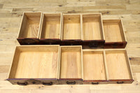 幅554ミリ!! 大振り金具で時代の風格漂う小間物箪笥　BB3389