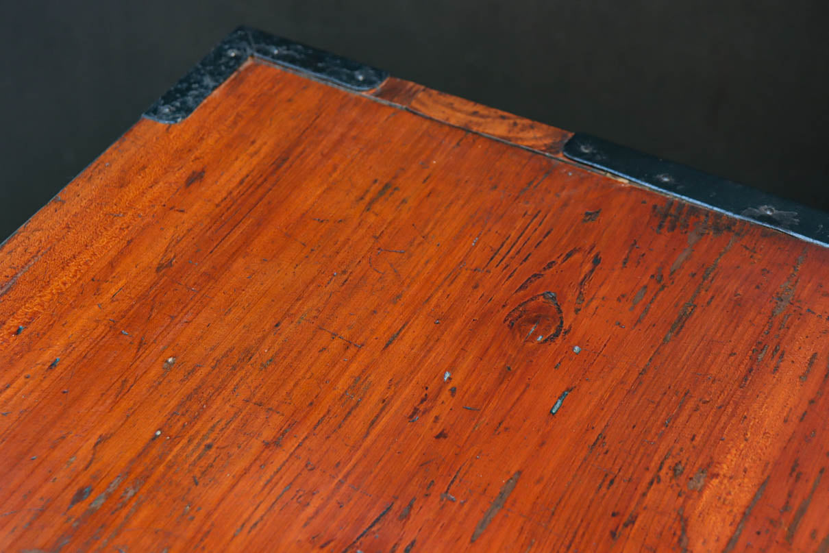 唐獅子の装飾金具が圧巻の華やかで凛々しい仙台箪笥　BB3391