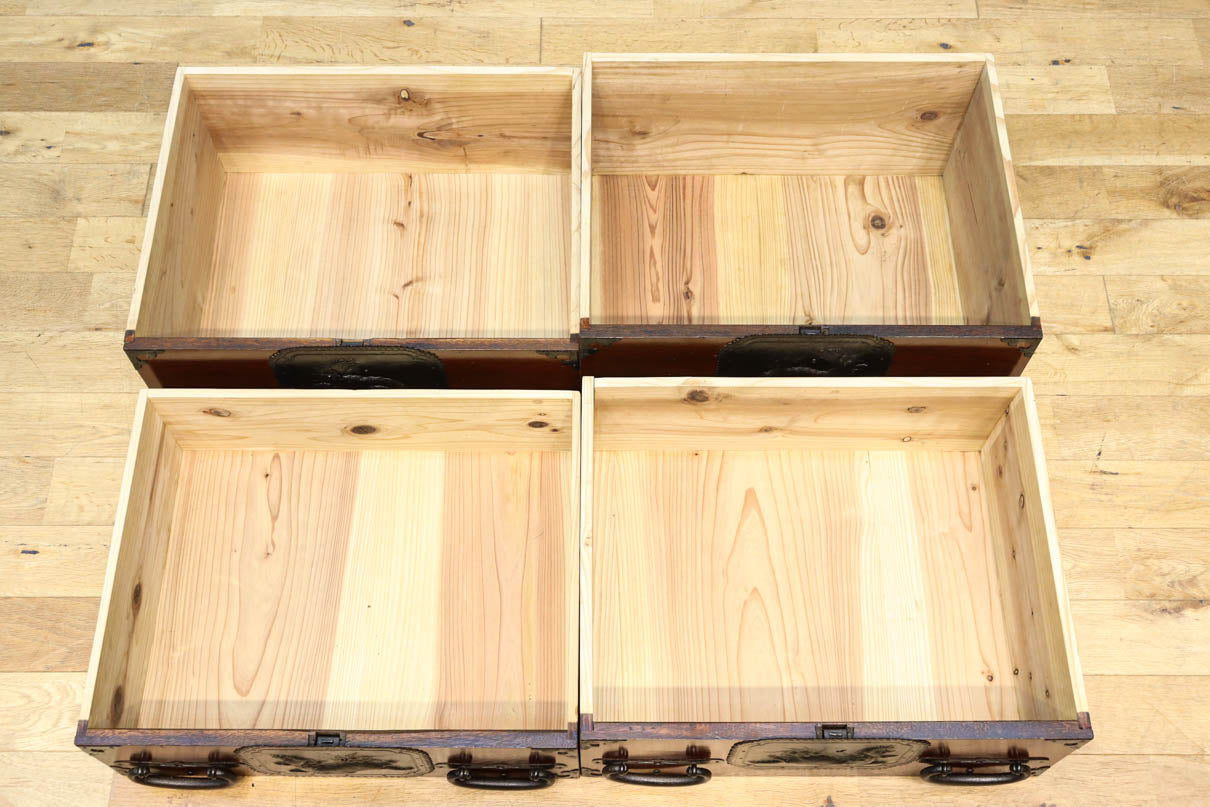 唐獅子の装飾金具が圧巻の華やかで凛々しい仙台箪笥　BB3391