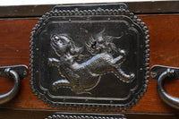 唐獅子の装飾金具が圧巻の華やかで凛々しい仙台箪笥　BB3391