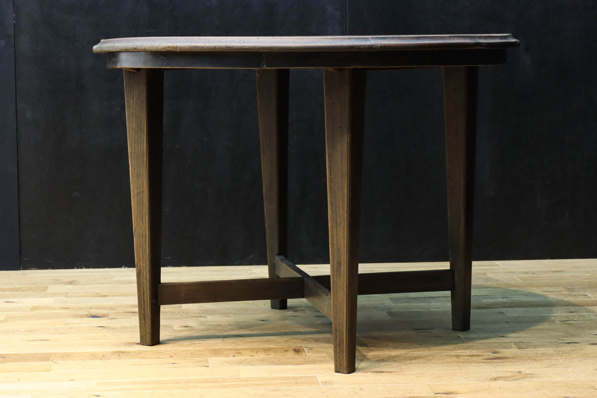 上質なオークの杢目の落ち着いた面持ちあるコーヒーテーブル　BB3393