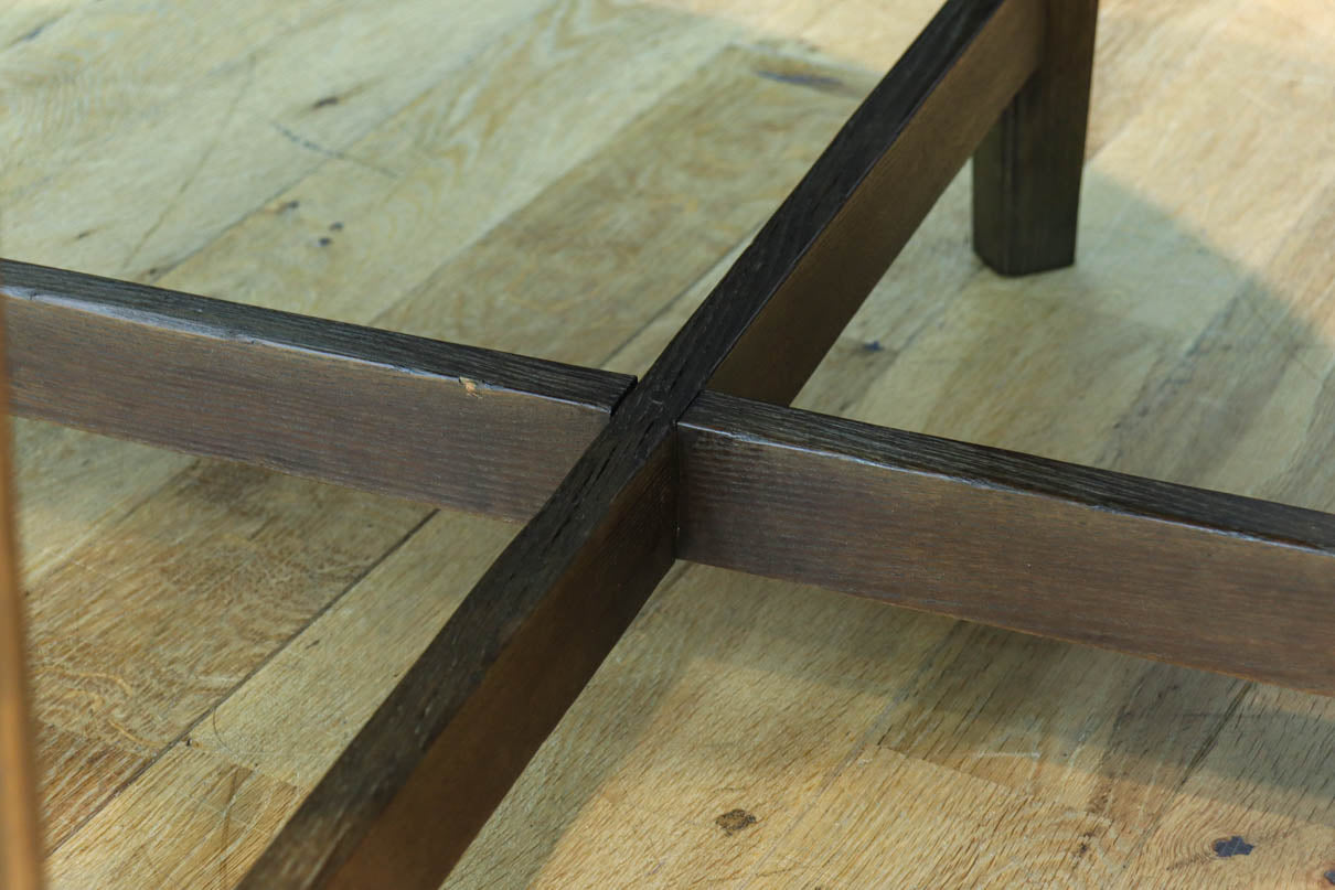 上質なオークの杢目の落ち着いた面持ちあるコーヒーテーブル　BB3393