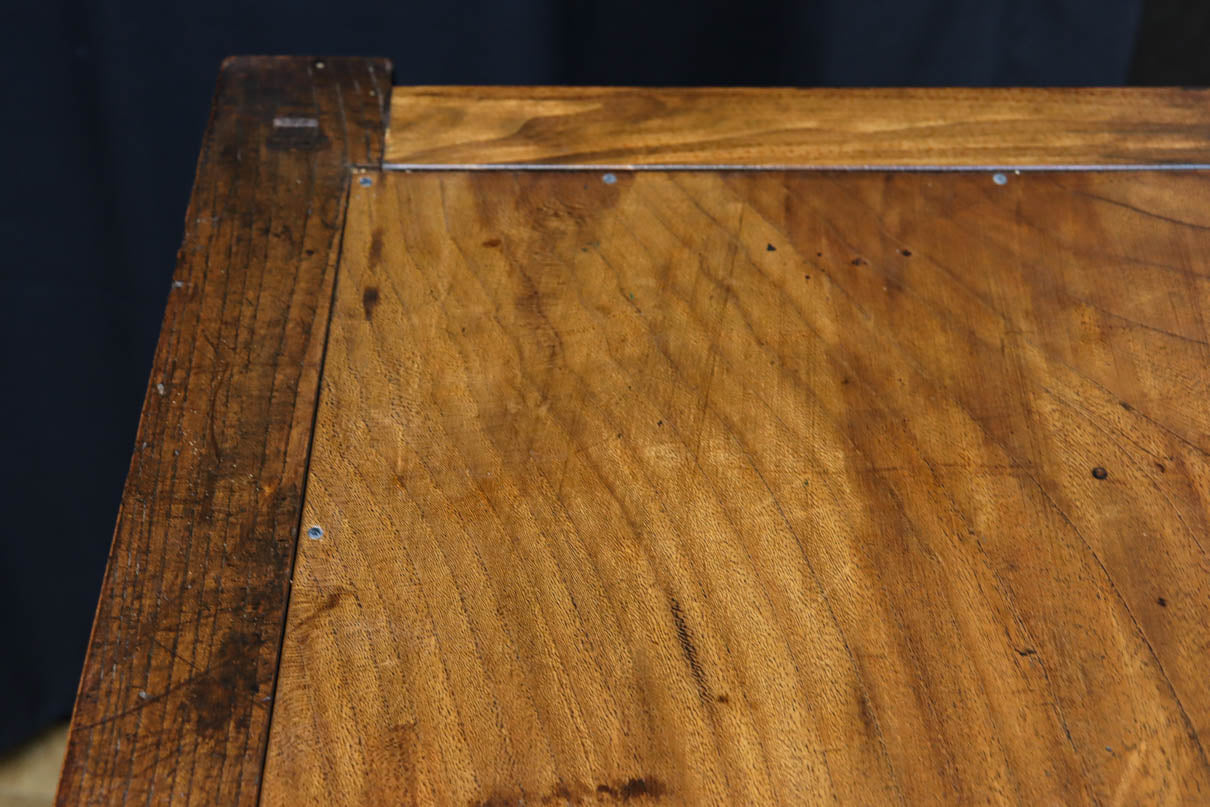 横桟造りの引き戸が印象深い庄内帳場箪笥　BB3398