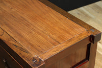 横桟造りの引き戸が印象深い庄内帳場箪笥　BB3398