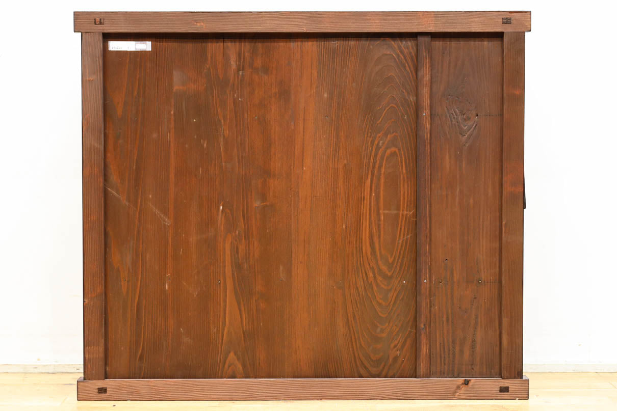 横桟造りの引き戸が印象深い庄内帳場箪笥　BB3398