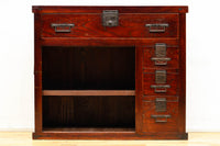 横桟造りの引き戸が印象深い庄内帳場箪笥　BB3398