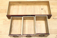 横桟造りの引き戸が印象深い庄内帳場箪笥　BB3398