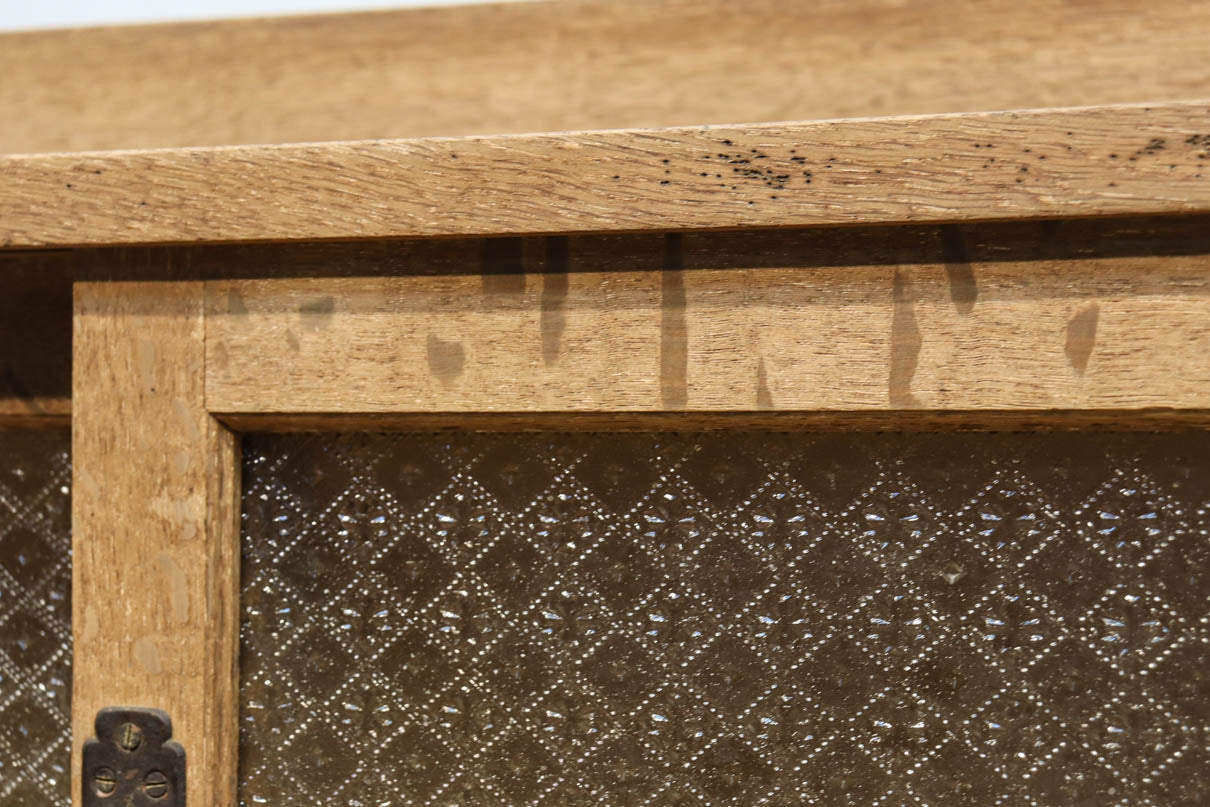 昭和レトロ!! フローラガラスが目を惹く、小振りで可愛らしいキャビネット　BB3399