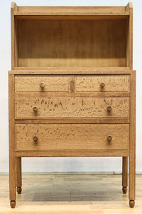 昭和レトロ!! フローラガラスが目を惹く、小振りで可愛らしいキャビネット　BB3399