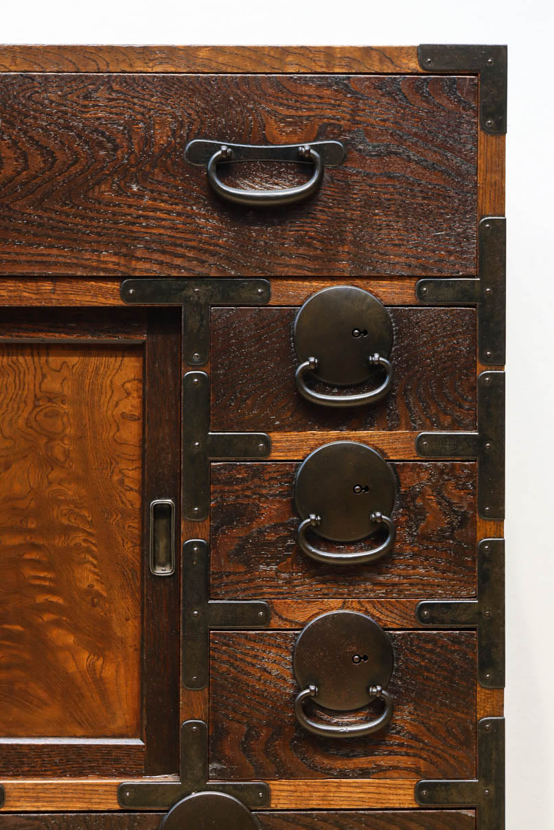 Merchant Chest BB3407