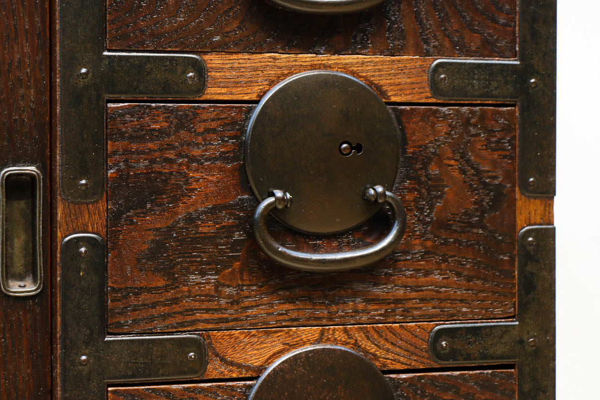 Merchant Chest BB3407
