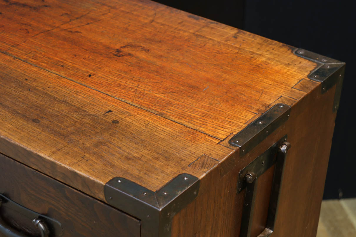 Merchant Chest BB3407