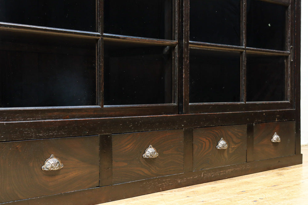 十字枠のゆらゆらガラスがレトロ感を漂わせるレトロガラスケース　BB3414